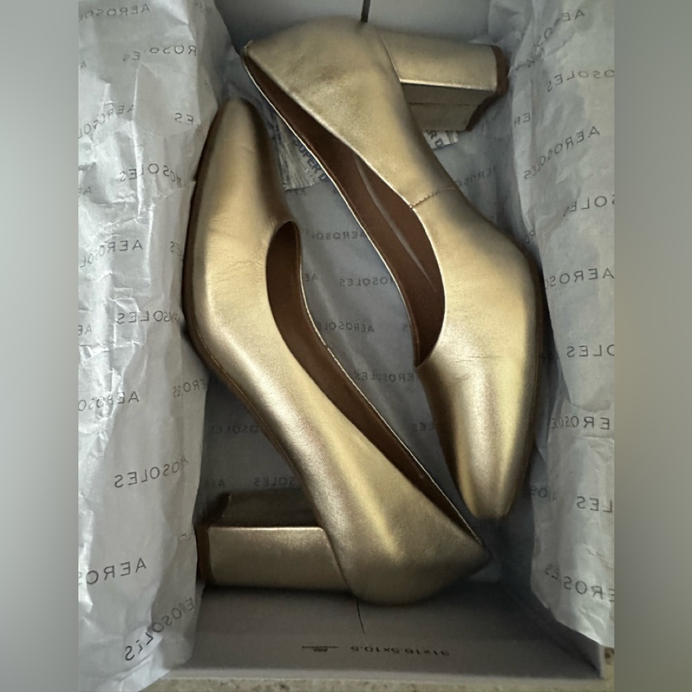 AEROSOLES BETTE soft gold leather heels